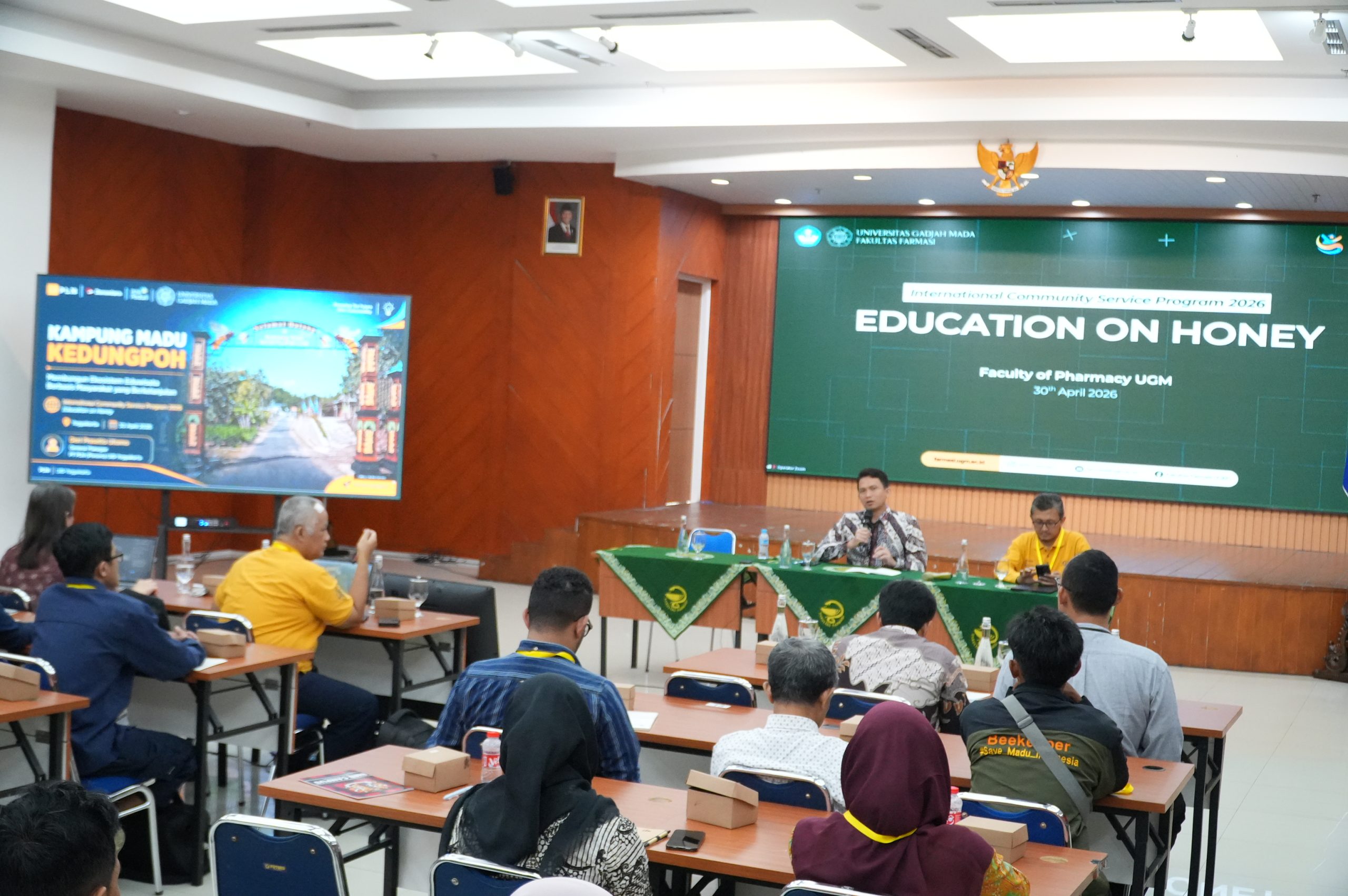 ugm dan pln kenalkan ekowisata kedung poh melalui edukasi internasional pengelolaan madu