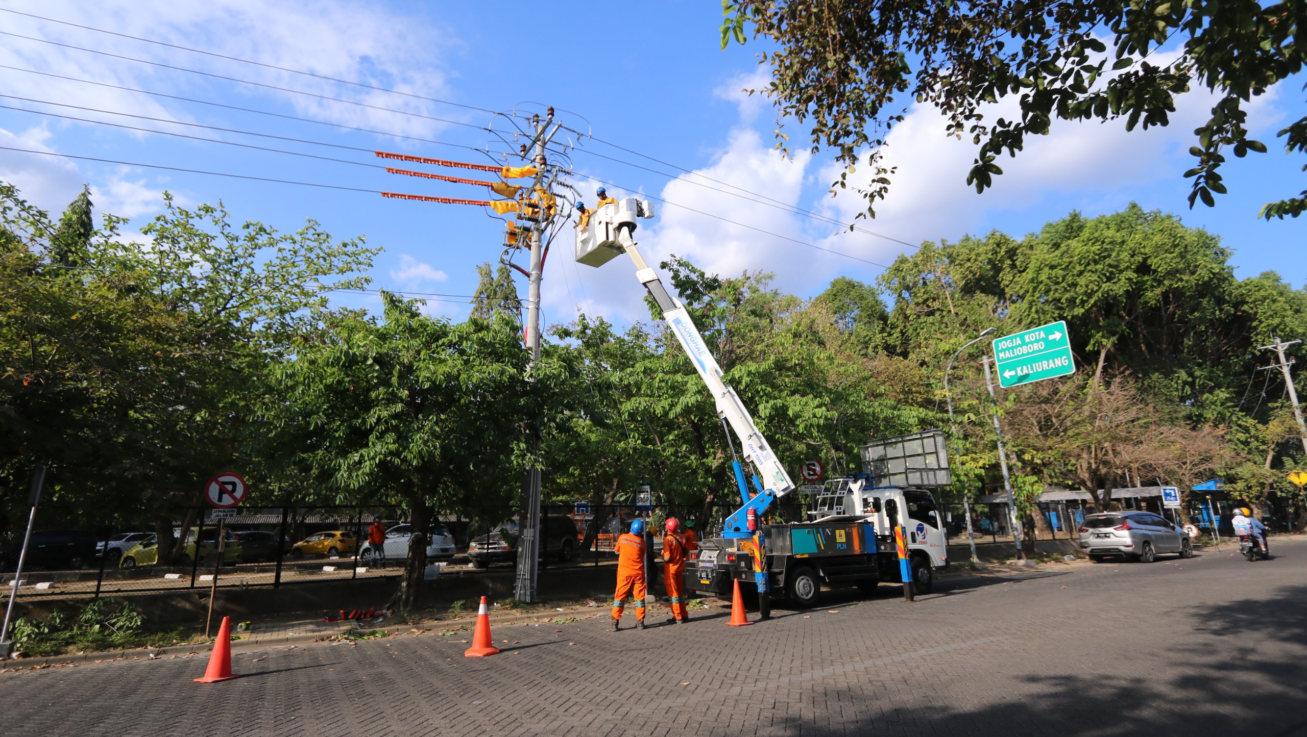 kelistrikan diy pulih pln layanan pelanggan kembali normal di yogyakarta