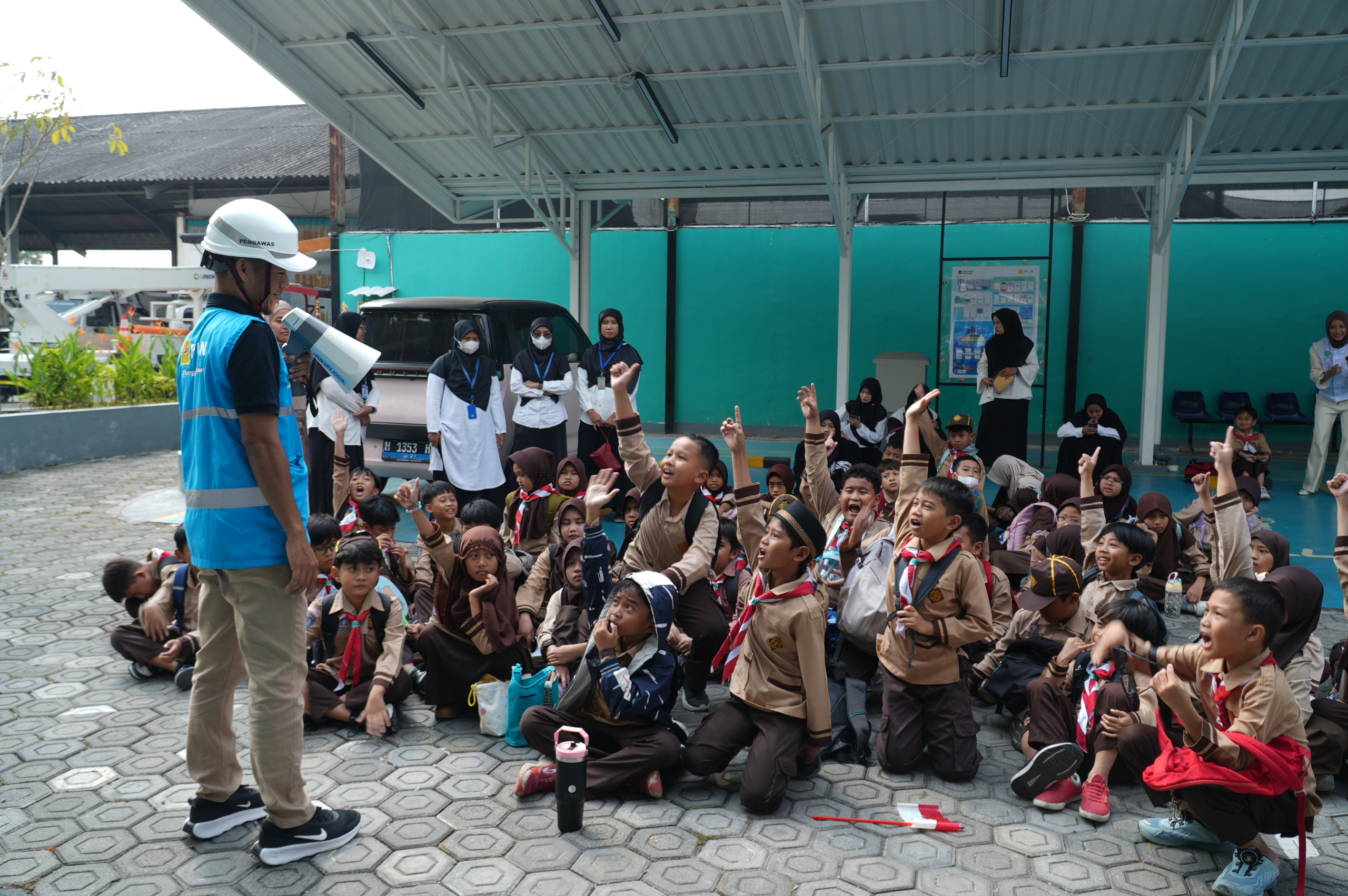 PLN UID Yogyakarta tanamkan budaya keselamatan kelistrikan kepada pelajar melalui edukasi langsung di sekolah